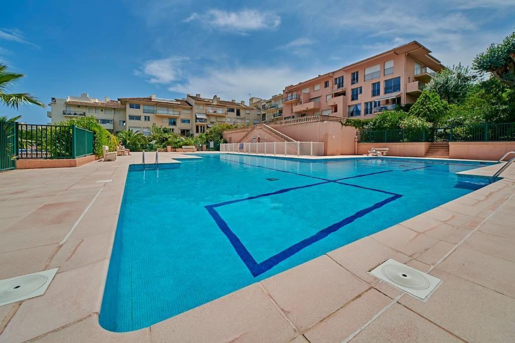 Apartamento Sunrise -Swimming-Pool-Saint-Tropez Center-Parking Exterior foto
